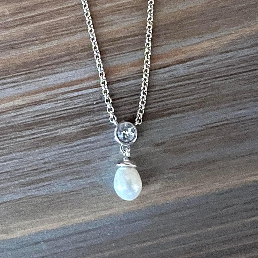 Grace & Heart Plaza Necklace - Picture 2 of 4